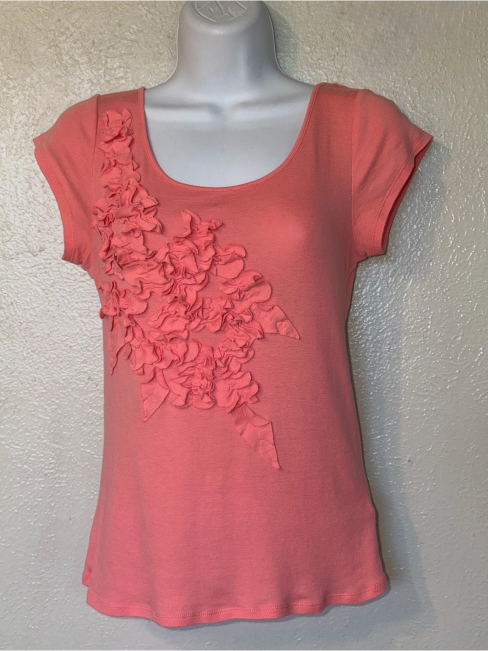Garnet Hill Coral Pink Floral Ruffle Applique Scoop Neck Tee Top Women's Size XS